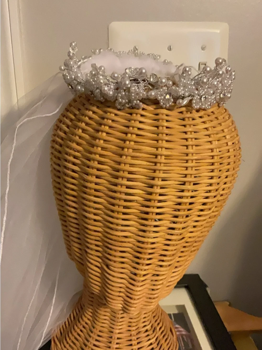David's Bridal White Pearl Cluster Headband with Veil